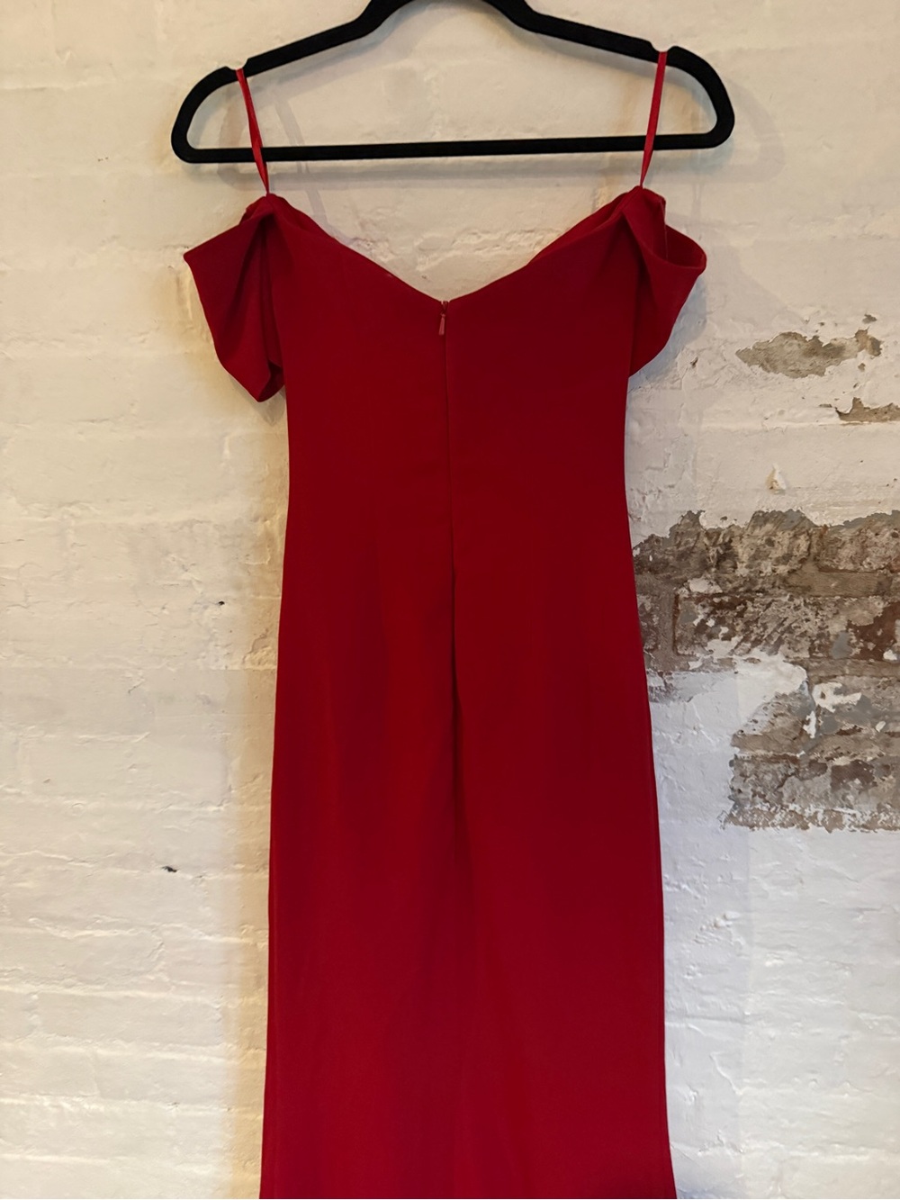 Safiyaa Red Gown as seen on EmRata - Picture 5 of 7